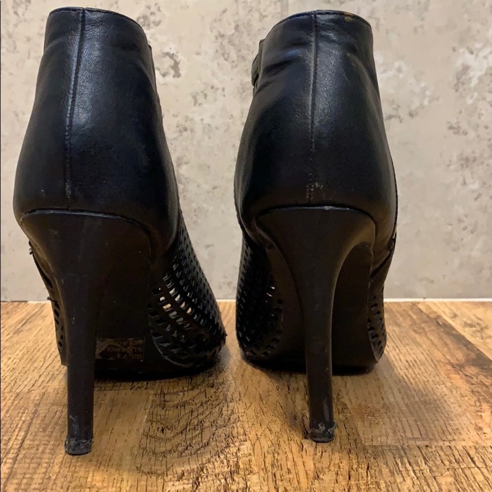 Heels - Picture 3 of 3